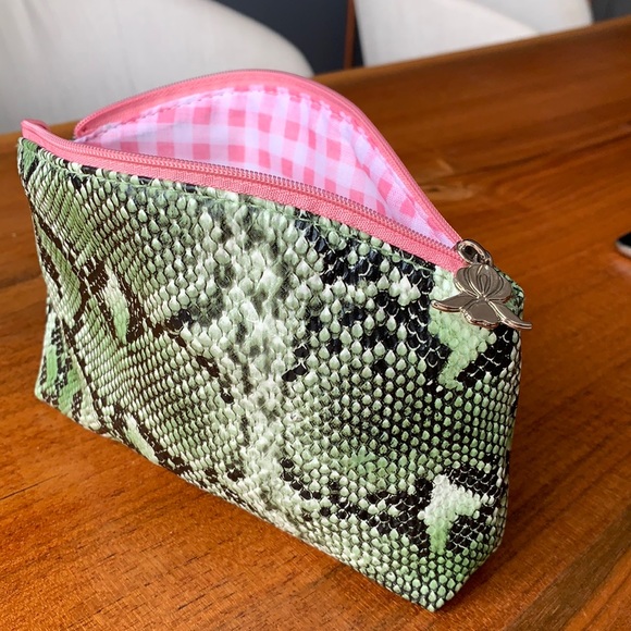 Sisley-Paris Handbags - 🦄 Sisley faux croc-skin “Dopp kit” accessory bag